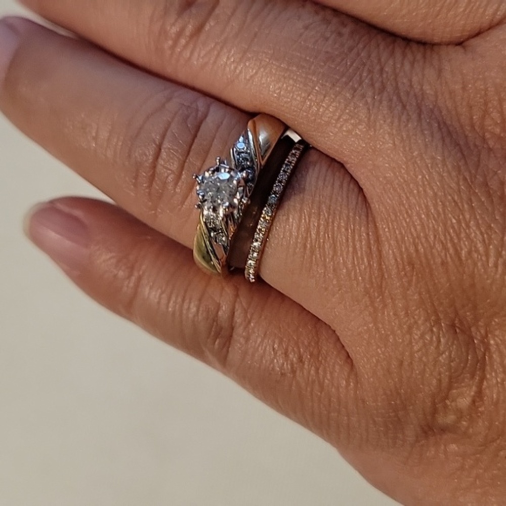 Antique Diamond 4mm Round Ring